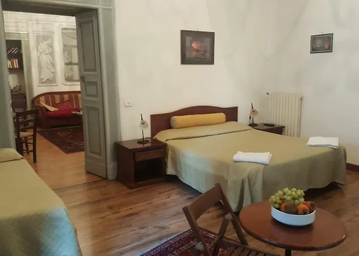 Miseria E Nobilta' 3* Napoli