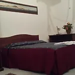 Miseria E Nobilta' 3* Napoli