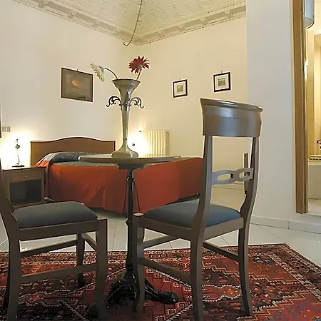 Miseria E Nobilta' Bed & Breakfast Napels