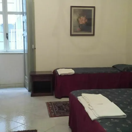 Miseria E Nobilta' לינה וארוחת בוקר נאפולי