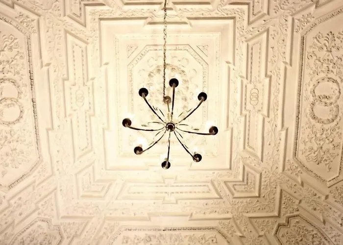 Miseria E Nobilta' Неаполь