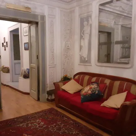 Miseria E Nobilta' 2* Nápoly