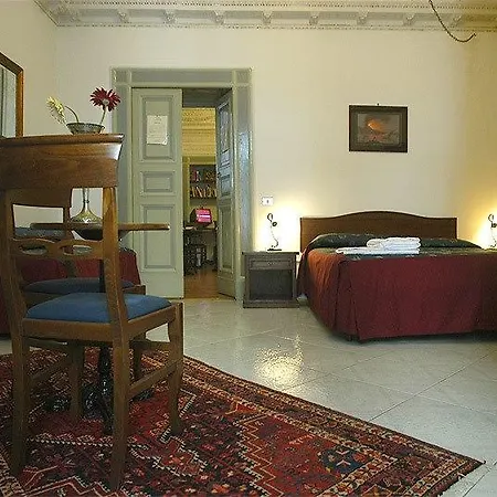 Miseria E Nobilta' Bed & Breakfast 3*