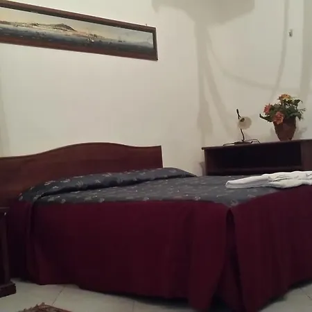 Miseria E Nobilta' 3* Napoli